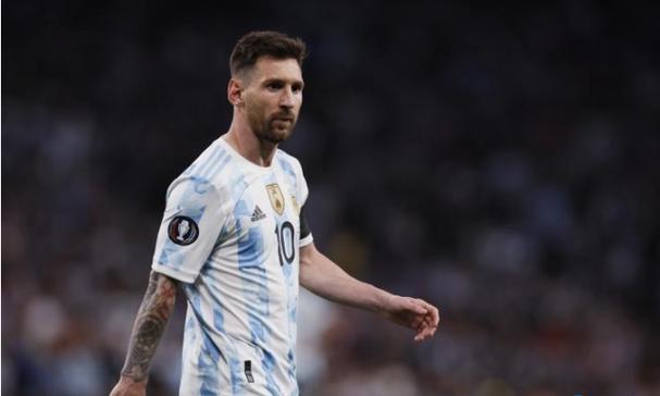 AI 换衣潮爆了！上海时装周揭底：2025 电商的秘密